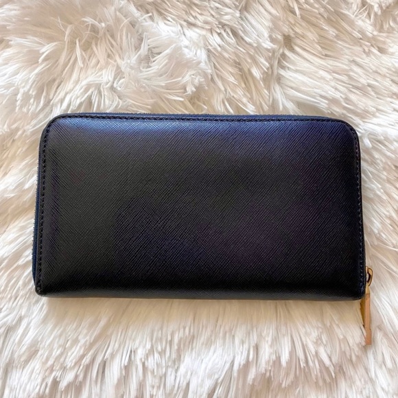 💙COCCINELLE wallet💙 - Picture 2 of 4